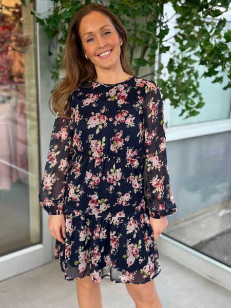 Hovedbilde EMMA MIDI KJOLE FLOWER - NAVY