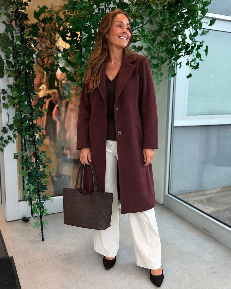 CLAUDIA KÅPE  - PLOMME