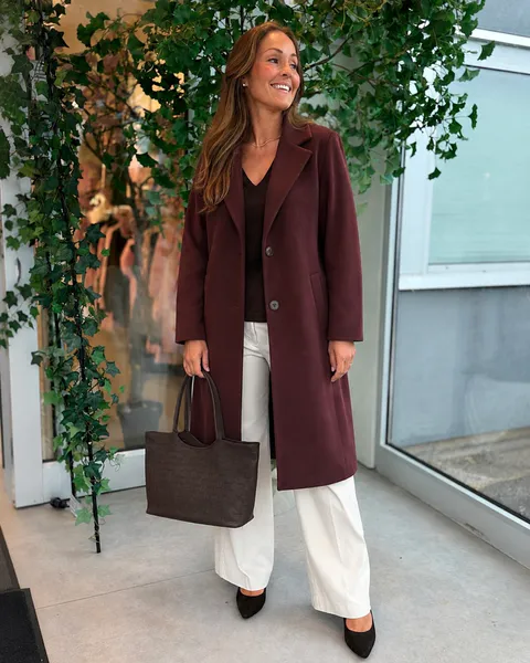 Hovedbilde CLAUDIA KÅPE  - PLOMME