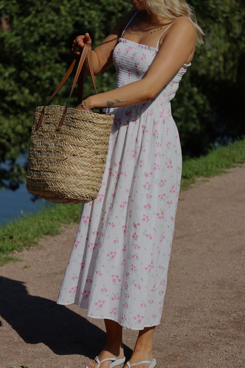 HALLIE SMOCK KJOLE BLOMSTER - HVIT
