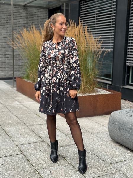 Hovedbilde ELMA KJOLE BLOMSTER - SORT 