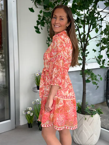 Hovedbilde PRAYA KJOLE - CORAL PRINT