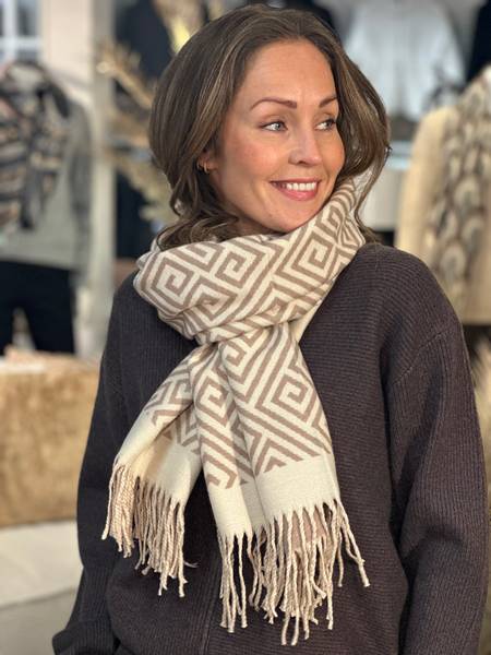 Hovedbilde SKJERF M/FRYNSER - OFFWHITE / BEIGE