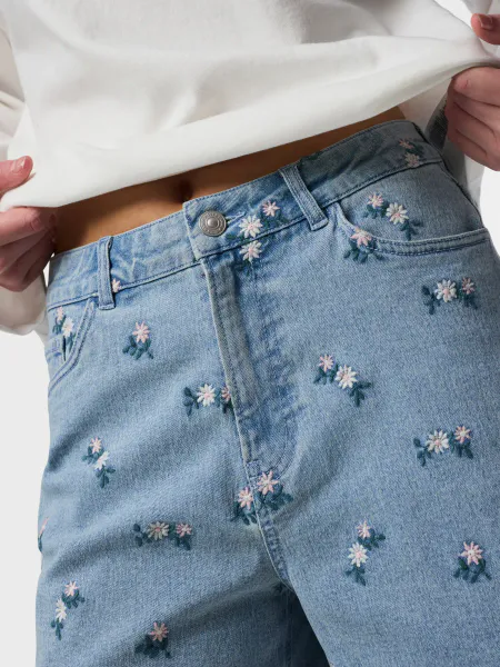 Hovedbilde FLORA EMBRO SHORTS - LYS VASK