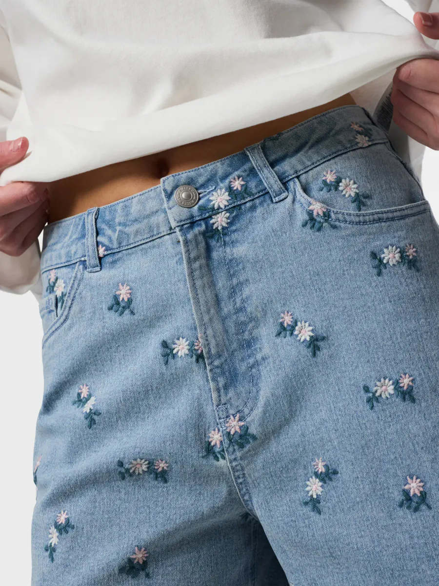 FLORA EMBRO SHORTS - LYS VASK