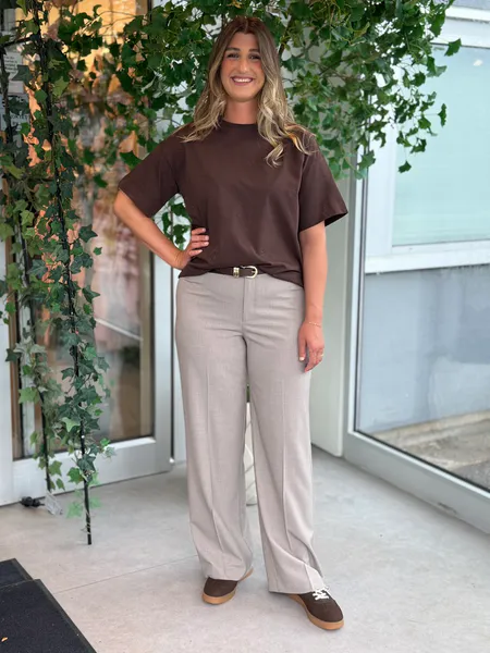 Hovedbilde MONIE T-SHIRT M/BRODERT BLOMSTER - BRUN 