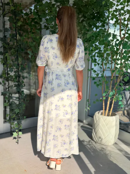 Hovedbilde BELLA OMSLAGSKJOLE - BLÅ BLOMSTER