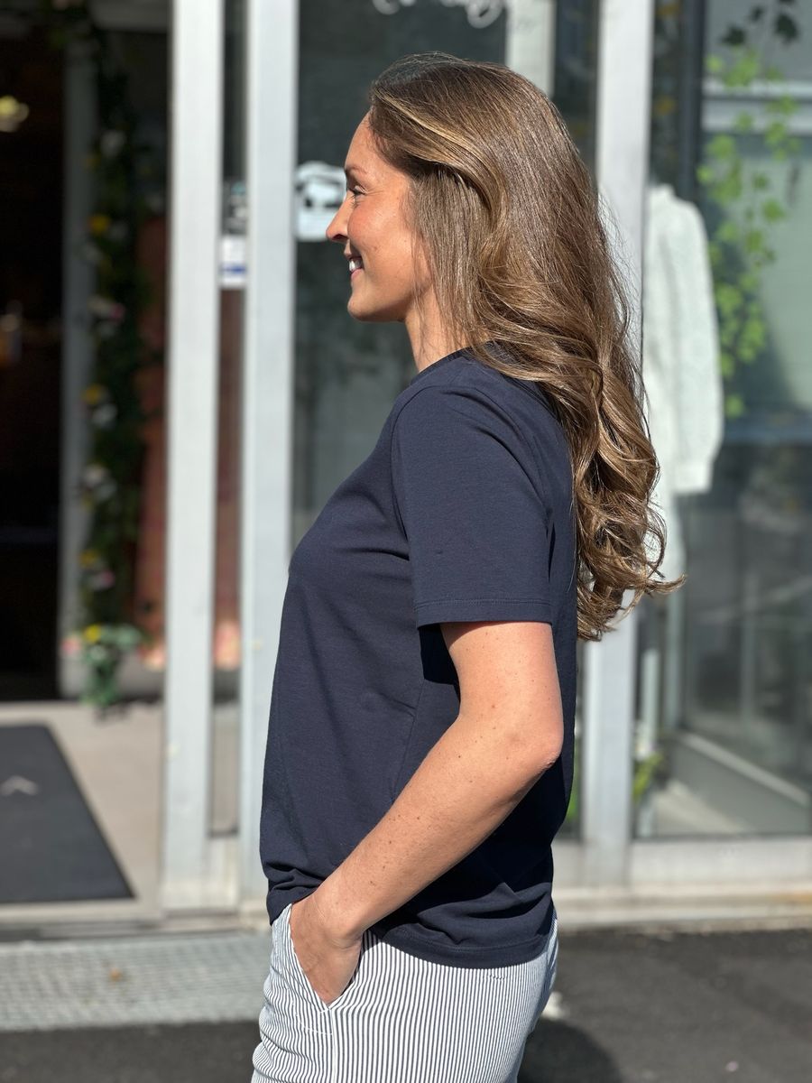 NORA T-SHIRT - NAVY