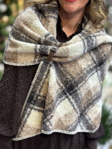 Hovedbilde SKJERF M/HEMPE - BRUN/MULVARP/CREAM