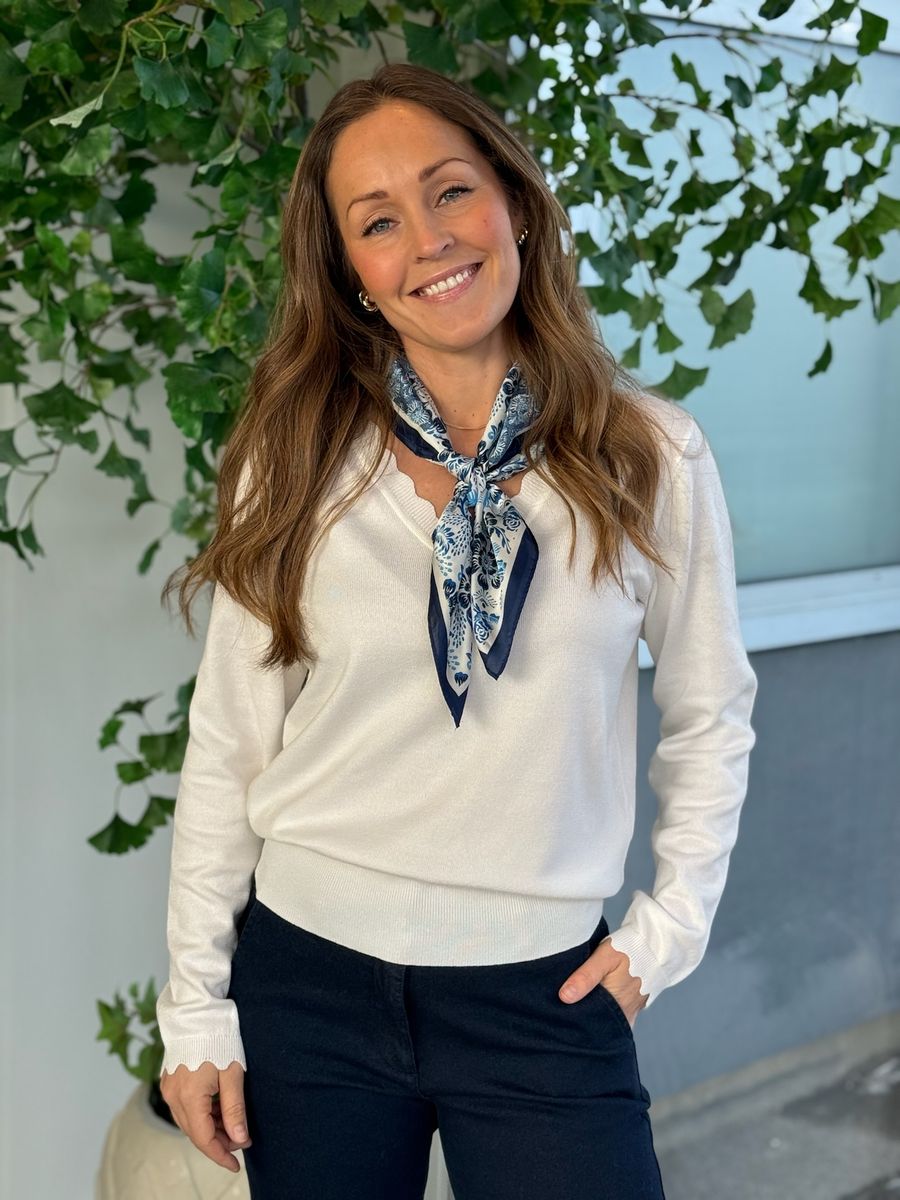 KATIE GENSER V-HALS - OFFWHITE