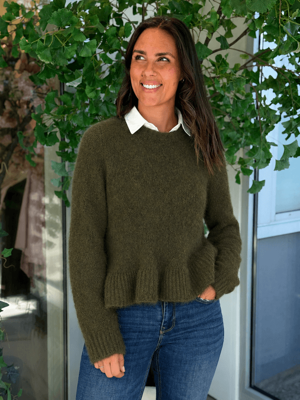 BOWS KNIT GENSER M/VOLANG - OLIVEN MELERT