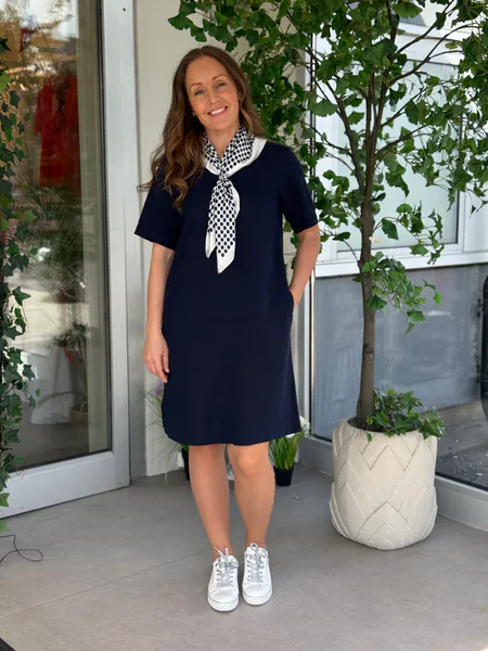 Hovedbilde LAVA KJOLE M/KNAPPER BAK - NAVY