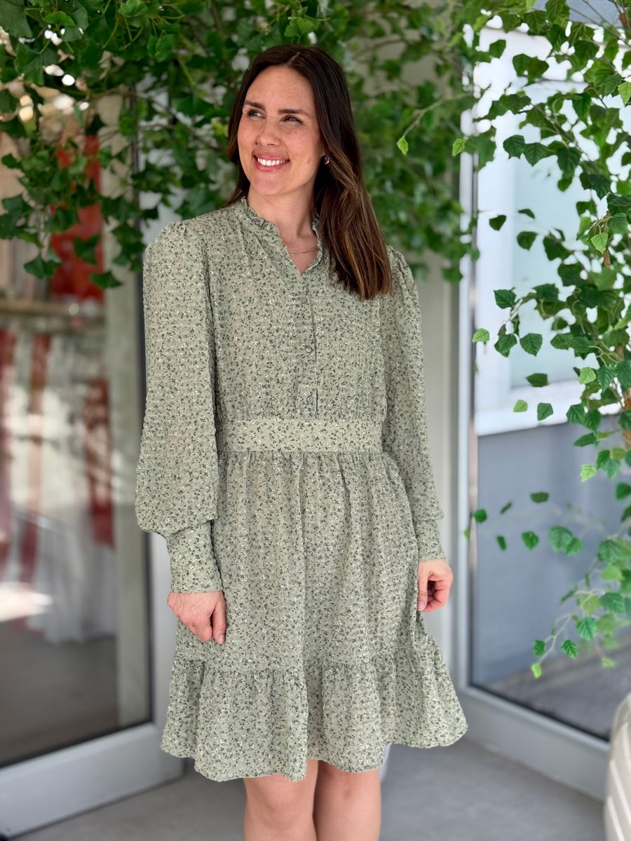NOELLE KJOLE M/BLOMSTER - GRØNN