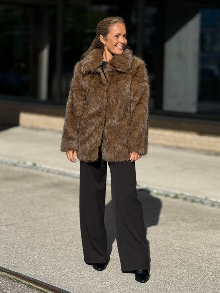 Hovedbilde GLORIA FAKE FUR JAKKE - LYS BRUN