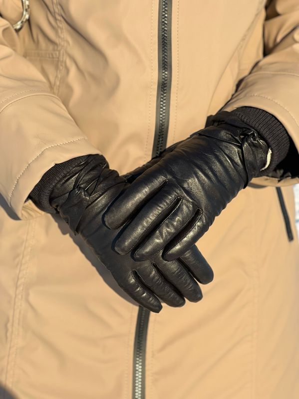 SKINNHANSKER STACEY WOOL - BLACK