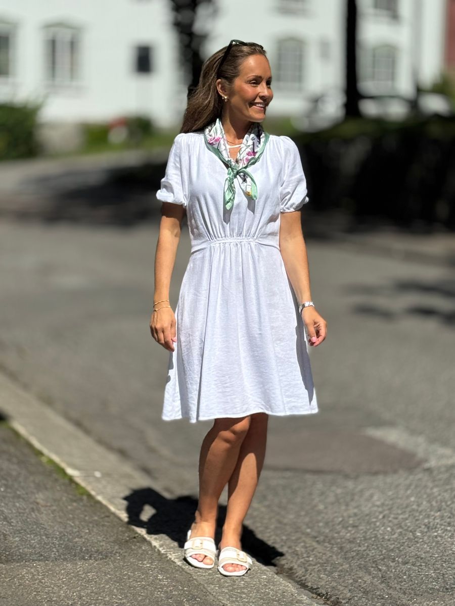 LAVA LIN/VISCOSE KJOLE V-HALS - HVIT