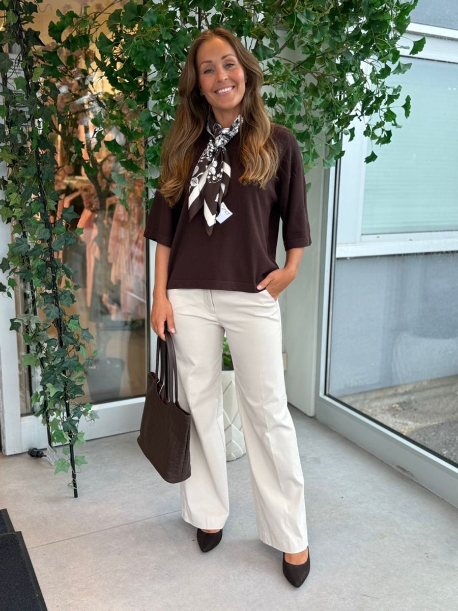 CONNY GENSER RUND HALS - BRUN