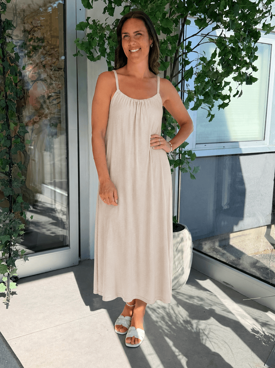 HERA STROPPE KJOLE - SAND