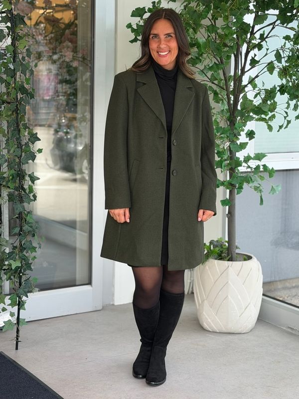 CLAUDIA KÅPE  - OLIVEN
