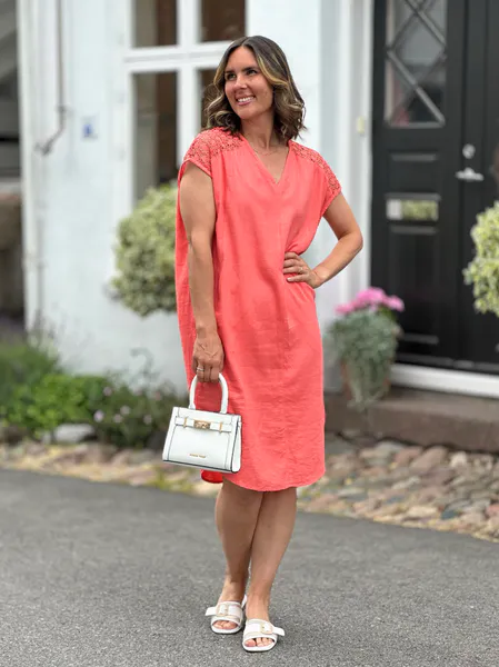 Hovedbilde LARRY LIN/VISCOSE KJOLE M/EMBRO - CORAL