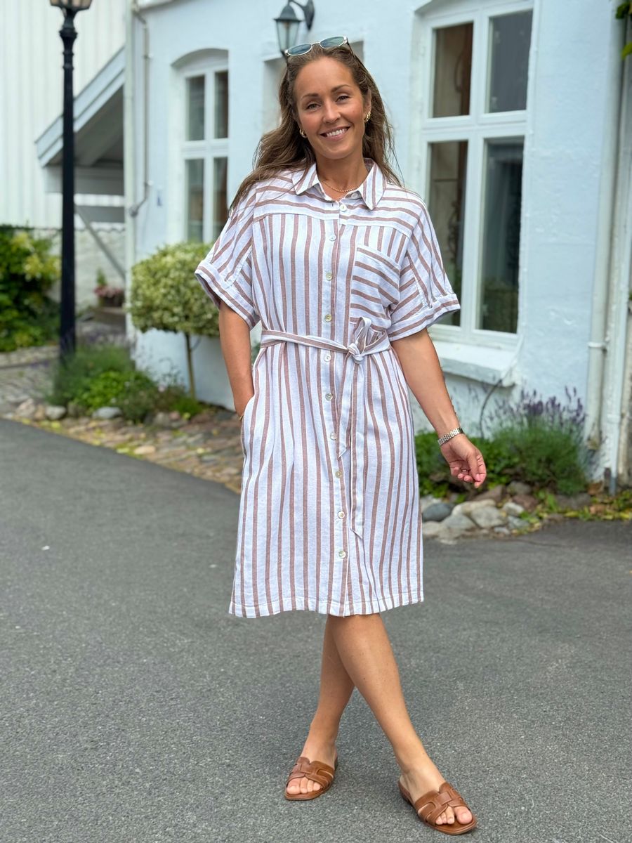LAVISCO LIN/VISCOSE SKJORTEKJOLE - HVIT / DUSTY COGNAC