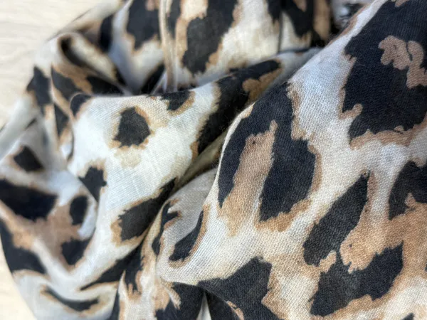 Bilde av SKJERF LEOPARD - BEIGE/SORT