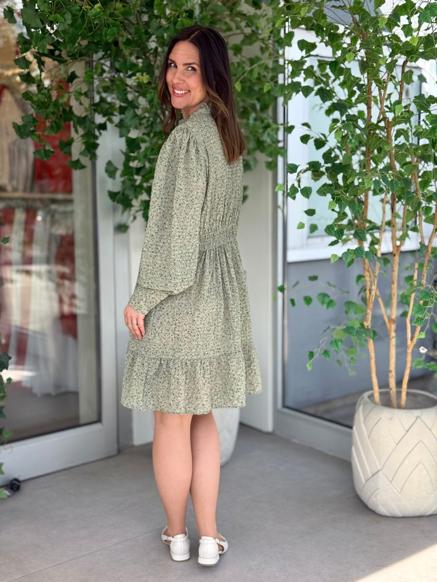 NOELLE KJOLE M/BLOMSTER - GRØNN