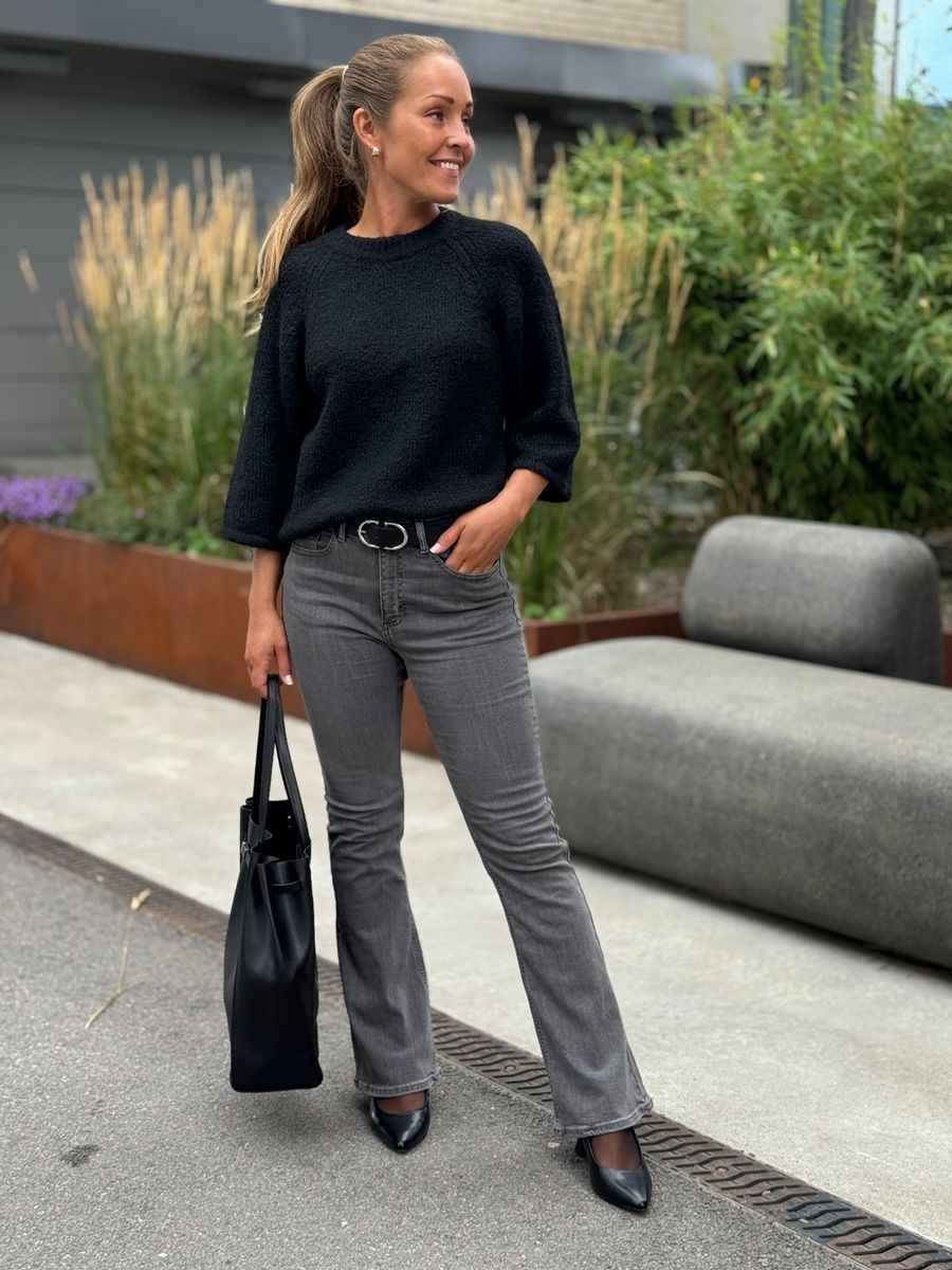 BETTY FLARED JEANS 32