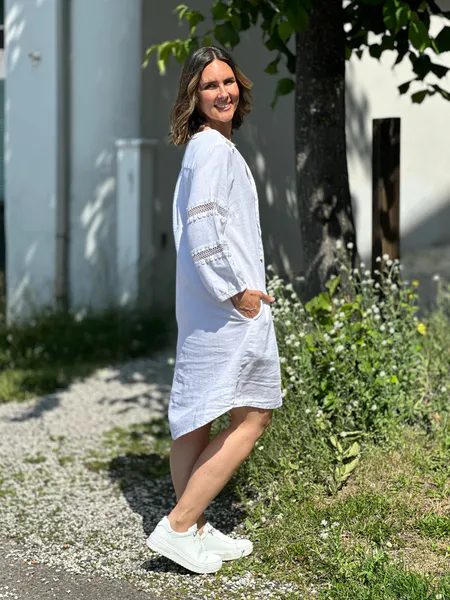 Hovedbilde LALUNA LIN/VISCOSE KJOLE M/EMBRO - HVIT