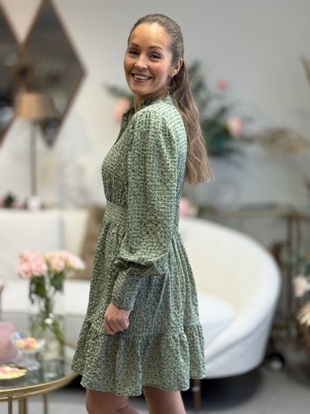 Hovedbilde NOELLE KJOLE M/BLOMSTER - GRØNN