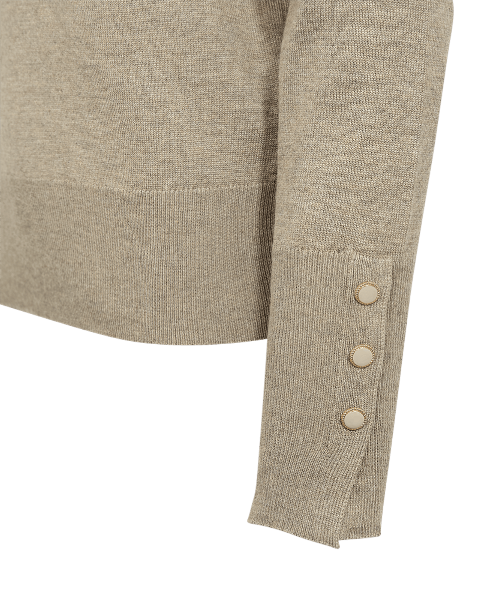 KATIE GENSER FRILL & V-HALS - MOONBEAM