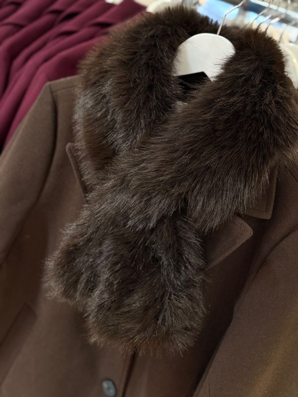 FAKE FUR SKJERF - BRUN