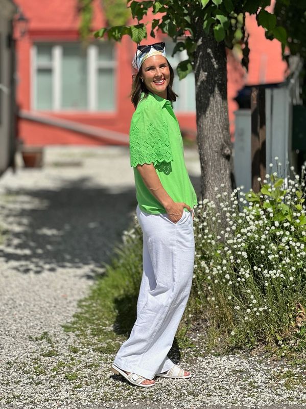 LARA BLUSE - BUD GREEN