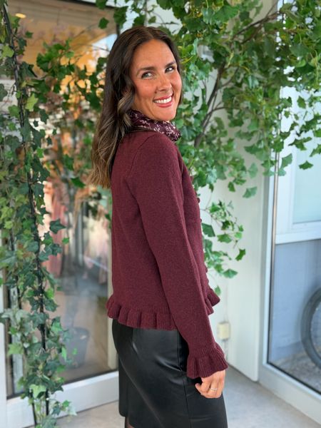Hovedbilde JACIA CARDIGAN M/FRILL - PLOMME MELERT