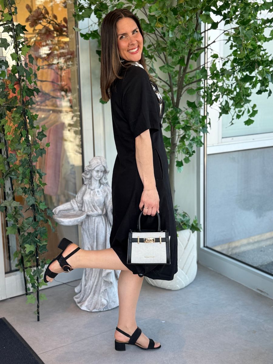 LAVA KJOLE V-HALS - SORT